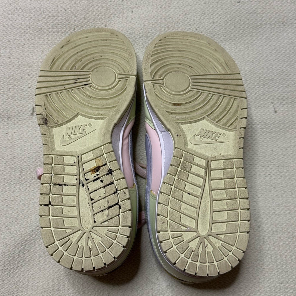 Nike Dunk Low Shoes Womens Size 7 Pastel Casual
Women's US 7 - Picture 8 of 8
